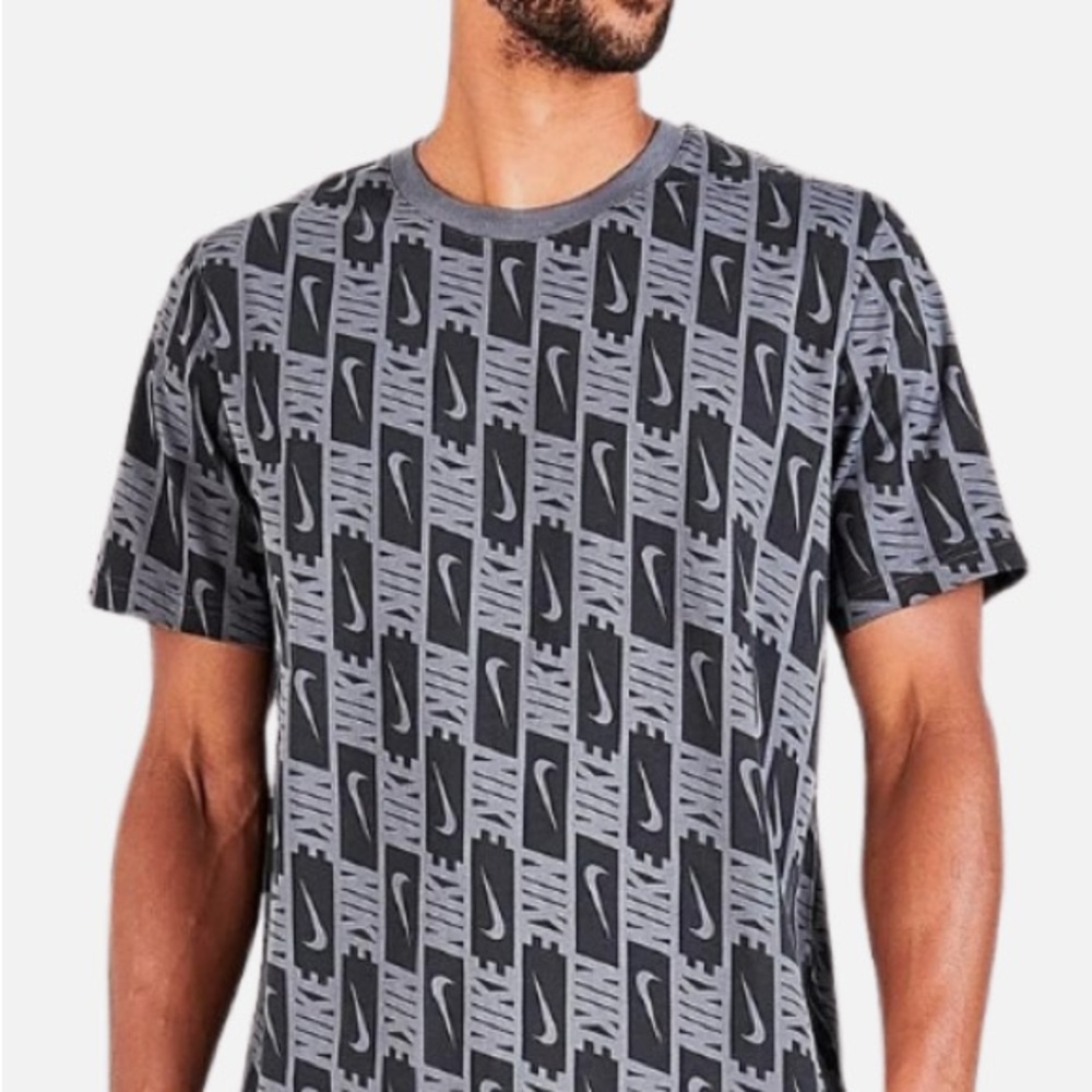 Nike T-Shirt Men Medium Gray Black Logo Logo All Over Print DR9974-021 Swoosh